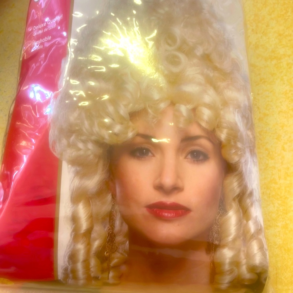 Marie wig, brand new